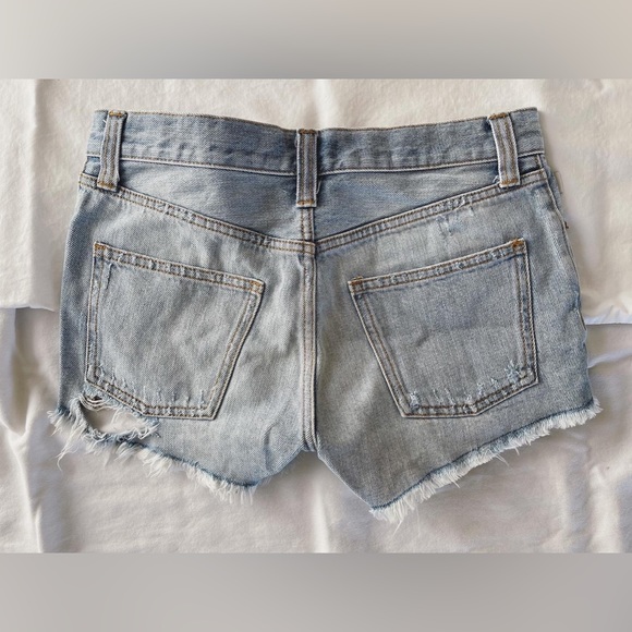 Talula Aritzia denim shorts 26 - Picture 2 of 2